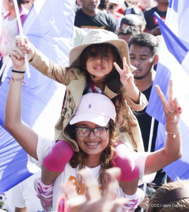 Caminata ¡Mujeres por la Vida! ¡Aquí Nos Ilumina un Sol que No Declina!