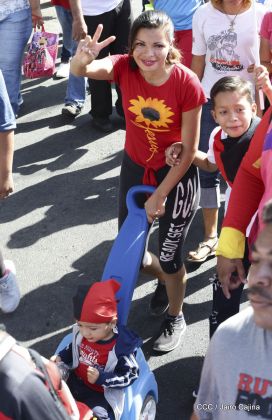 Caminata ¡Mujeres por la Vida! ¡Aquí Nos Ilumina un Sol que No Declina!