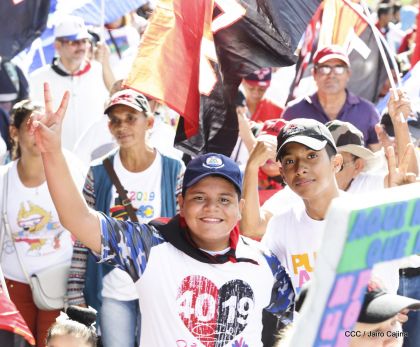 Caminata ¡Mujeres por la Vida! ¡Aquí Nos Ilumina un Sol que No Declina!