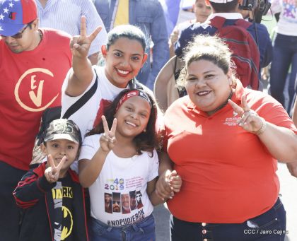 Caminata ¡Mujeres por la Vida! ¡Aquí Nos Ilumina un Sol que No Declina!