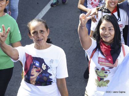 Caminata ¡Mujeres por la Vida! ¡Aquí Nos Ilumina un Sol que No Declina!
