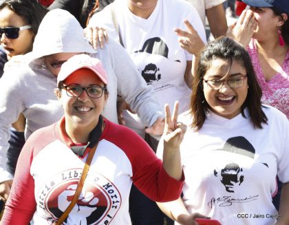 Caminata ¡Mujeres por la Vida! ¡Aquí Nos Ilumina un Sol que No Declina!