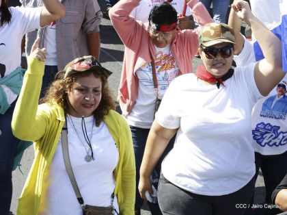 Caminata ¡Mujeres por la Vida! ¡Aquí Nos Ilumina un Sol que No Declina!