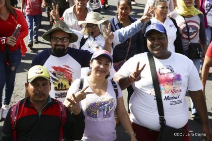 Caminata ¡Mujeres por la Vida! ¡Aquí Nos Ilumina un Sol que No Declina!