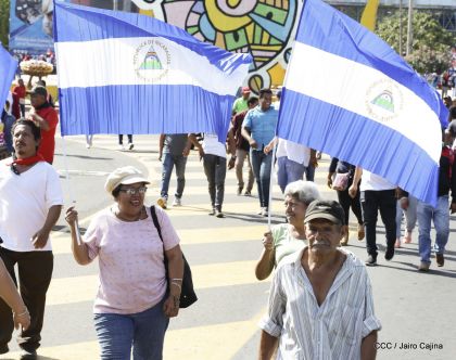 Caminata ¡Mujeres por la Vida! ¡Aquí Nos Ilumina un Sol que No Declina!