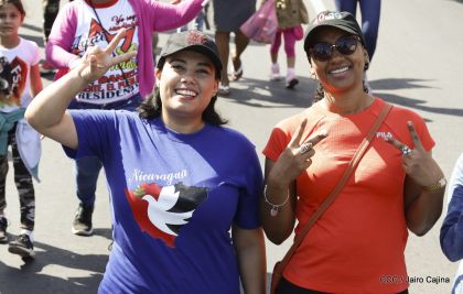 Caminata ¡Mujeres por la Vida! ¡Aquí Nos Ilumina un Sol que No Declina!