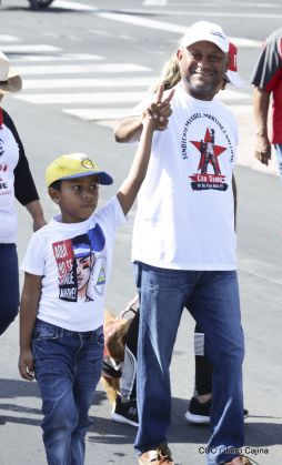 Caminata ¡Mujeres por la Vida! ¡Aquí Nos Ilumina un Sol que No Declina!