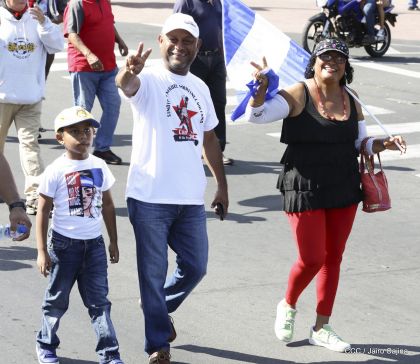 Caminata ¡Mujeres por la Vida! ¡Aquí Nos Ilumina un Sol que No Declina!