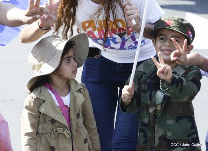 Caminata ¡Mujeres por la Vida! ¡Aquí Nos Ilumina un Sol que No Declina!