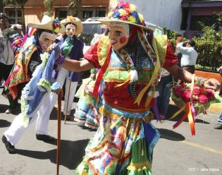 Católicos se desbordan en cierre de fiestas de San Sebastián