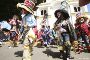 Católicos se desbordan en cierre de fiestas de San Sebastián