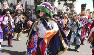 Católicos se desbordan en cierre de fiestas de San Sebastián