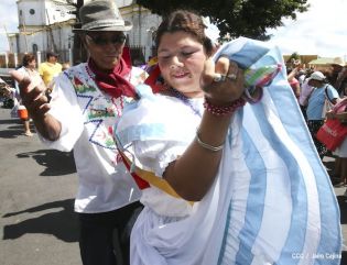 Católicos se desbordan en cierre de fiestas de San Sebastián