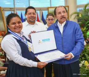 Presidente Daniel Ortega entregó la Orden de la Independencia Cultural Rubén Darío y medallas de Excelencia al mérito