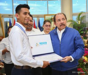 Presidente Daniel Ortega entregó la Orden de la Independencia Cultural Rubén Darío y medallas de Excelencia al mérito