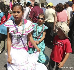 Católicos se desbordan en cierre de fiestas de San Sebastián