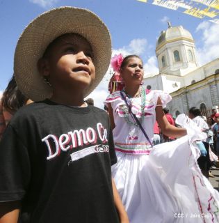 Católicos se desbordan en cierre de fiestas de San Sebastián