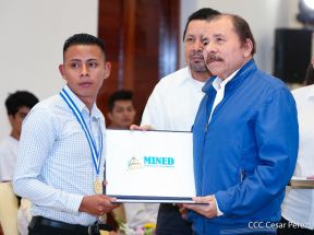 Presidente Daniel Ortega entregó la Orden de la Independencia Cultural Rubén Darío y medallas de Excelencia al mérito