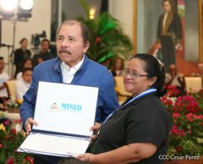 Presidente Daniel Ortega entregó la Orden de la Independencia Cultural Rubén Darío y medallas de Excelencia al mérito