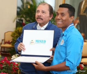 Presidente Daniel Ortega entregó la Orden de la Independencia Cultural Rubén Darío y medallas de Excelencia al mérito