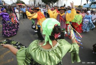 Católicos se desbordan en cierre de fiestas de San Sebastián
