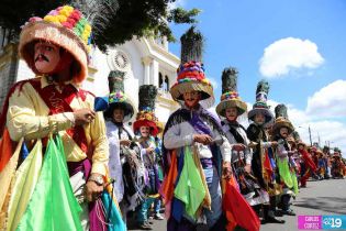 Católicos se desbordan en cierre de fiestas de San Sebastián