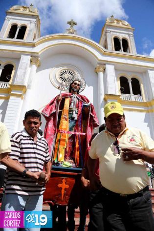 Católicos se desbordan en cierre de fiestas de San Sebastián