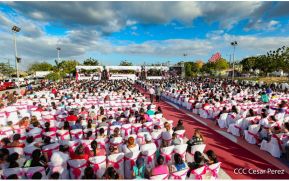 400 parejas se juran amor y respeto en Bodas Ya