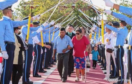 400 parejas se juran amor y respeto en Bodas Ya