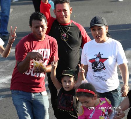 Caminata Con Amor que todo puede, con Amor que todo vence en Nuestra Nicaragua Libre ! Mujeres por la Vida !