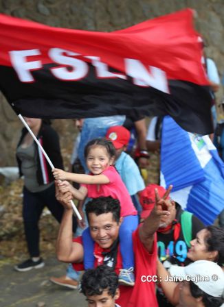 Caminata Con Amor que todo puede, con Amor que todo vence en Nuestra Nicaragua Libre ! Mujeres por la Vida !