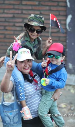 Caminata Con Amor que todo puede, con Amor que todo vence en Nuestra Nicaragua Libre ! Mujeres por la Vida !