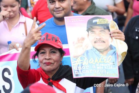 Caminata Con Amor que todo puede, con Amor que todo vence en Nuestra Nicaragua Libre ! Mujeres por la Vida !