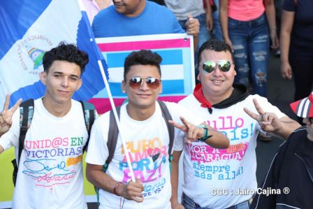 Caminata Con Amor que todo puede, con Amor que todo vence en Nuestra Nicaragua Libre ! Mujeres por la Vida !