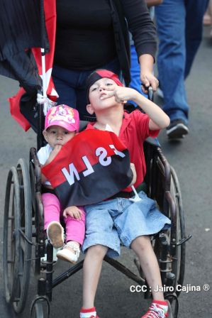 Caminata Con Amor que todo puede, con Amor que todo vence en Nuestra Nicaragua Libre ! Mujeres por la Vida !