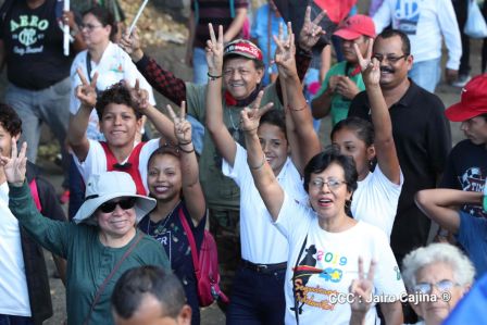 Caminata Con Amor que todo puede, con Amor que todo vence en Nuestra Nicaragua Libre ! Mujeres por la Vida !