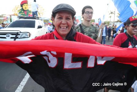 Caminata Con Amor que todo puede, con Amor que todo vence en Nuestra Nicaragua Libre ! Mujeres por la Vida !