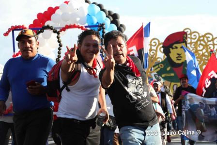 Caminata Con Amor que todo puede, con Amor que todo vence en Nuestra Nicaragua Libre ! Mujeres por la Vida !