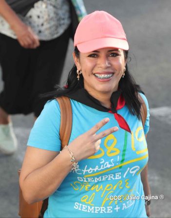 Caminata Con Amor que todo puede, con Amor que todo vence en Nuestra Nicaragua Libre ! Mujeres por la Vida !