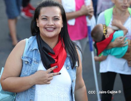 Caminata Con Amor que todo puede, con Amor que todo vence en Nuestra Nicaragua Libre ! Mujeres por la Vida !