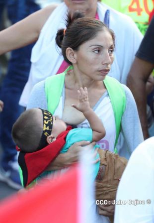 Caminata Con Amor que todo puede, con Amor que todo vence en Nuestra Nicaragua Libre ! Mujeres por la Vida !