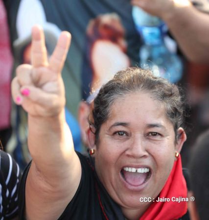 Caminata Con Amor que todo puede, con Amor que todo vence en Nuestra Nicaragua Libre ! Mujeres por la Vida !