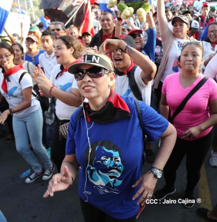 Caminata Con Amor que todo puede, con Amor que todo vence en Nuestra Nicaragua Libre ! Mujeres por la Vida !
