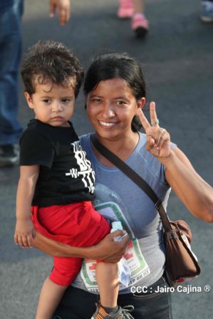 Caminata Con Amor que todo puede, con Amor que todo vence en Nuestra Nicaragua Libre ! Mujeres por la Vida !