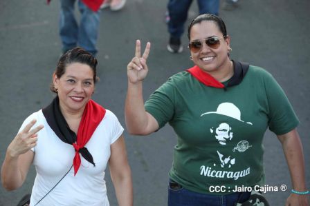Caminata Con Amor que todo puede, con Amor que todo vence en Nuestra Nicaragua Libre ! Mujeres por la Vida !