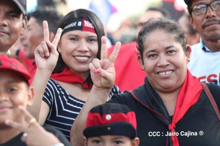 Caminata Con Amor que todo puede, con Amor que todo vence en Nuestra Nicaragua Libre ! Mujeres por la Vida !