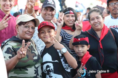 Caminata Con Amor que todo puede, con Amor que todo vence en Nuestra Nicaragua Libre ! Mujeres por la Vida !