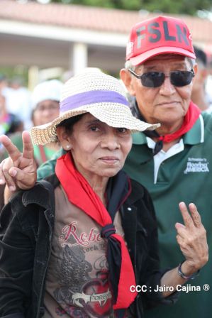 Caminata Con Amor que todo puede, con Amor que todo vence en Nuestra Nicaragua Libre ! Mujeres por la Vida !