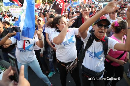 Caminata Con Amor que todo puede, con Amor que todo vence en Nuestra Nicaragua Libre ! Mujeres por la Vida !