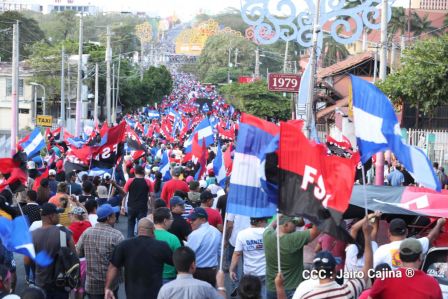 Caminata Con Amor que todo puede, con Amor que todo vence en Nuestra Nicaragua Libre ! Mujeres por la Vida !
